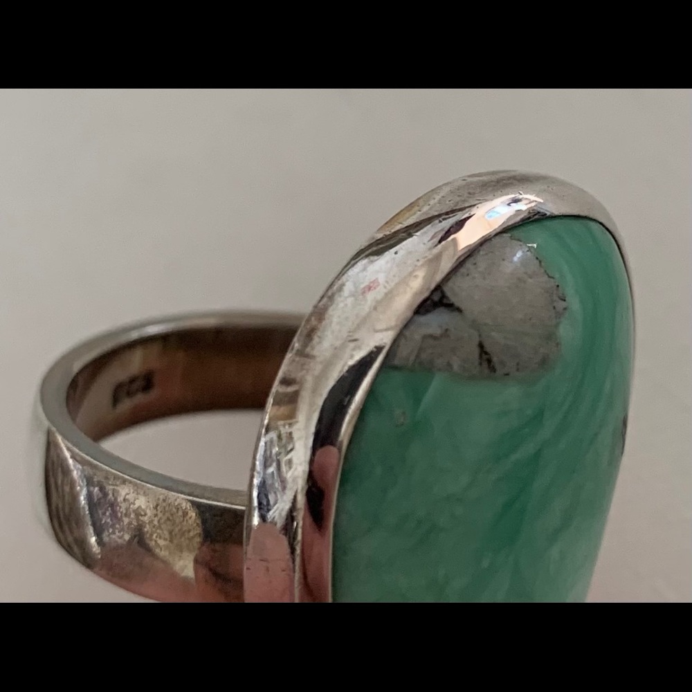 Ring - Picture 2 of 3